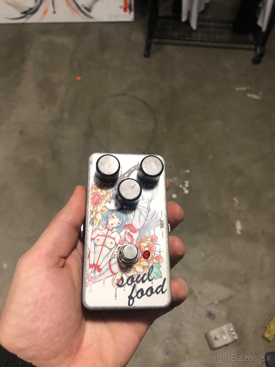 EHX Soul Food (Centaur)  a East River Drive (TS808)