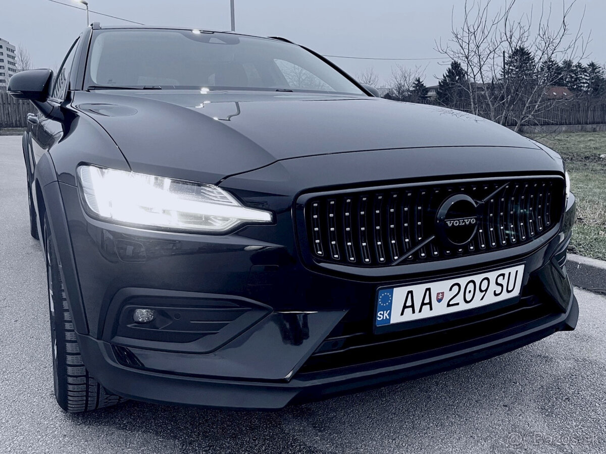 Volvo V60 CC CROSS COUNTRY PRO D4 AWD A/T 2.0l 140KW