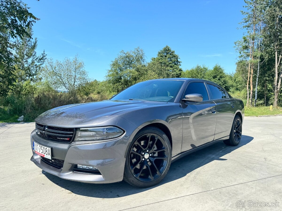 Dodge Charger V8 5,7 2016 krasne  príležitosť