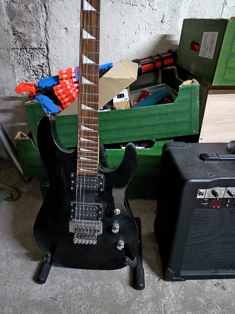 Elektrická gitara STAGG s gitarovým kombom ZOOM FIRE