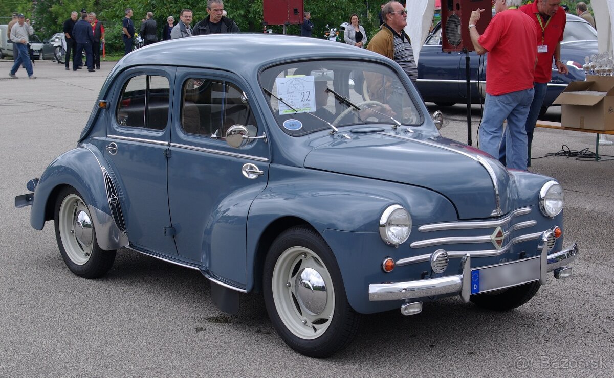 Renault 4CV