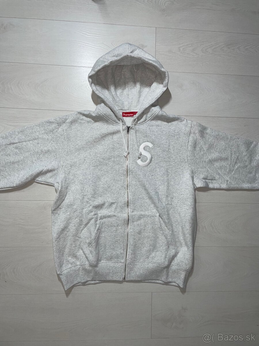 Supreme hoodie