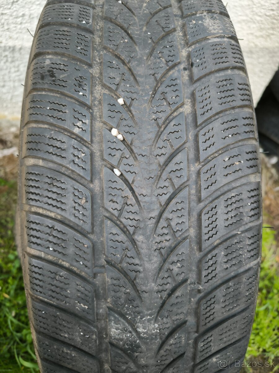 Predám pneu 225/65 R17 106H 50€ za 4ks