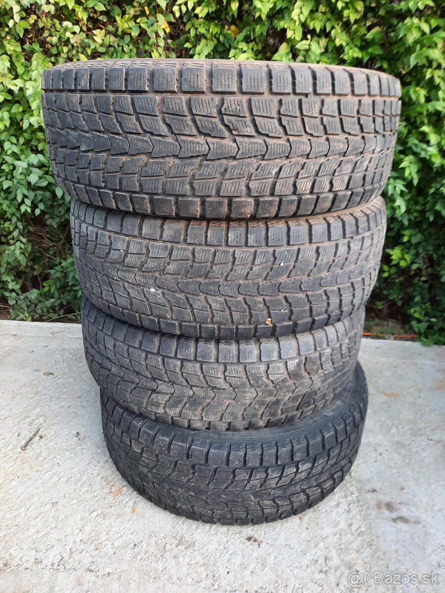 Predám pneu 265/70/R16