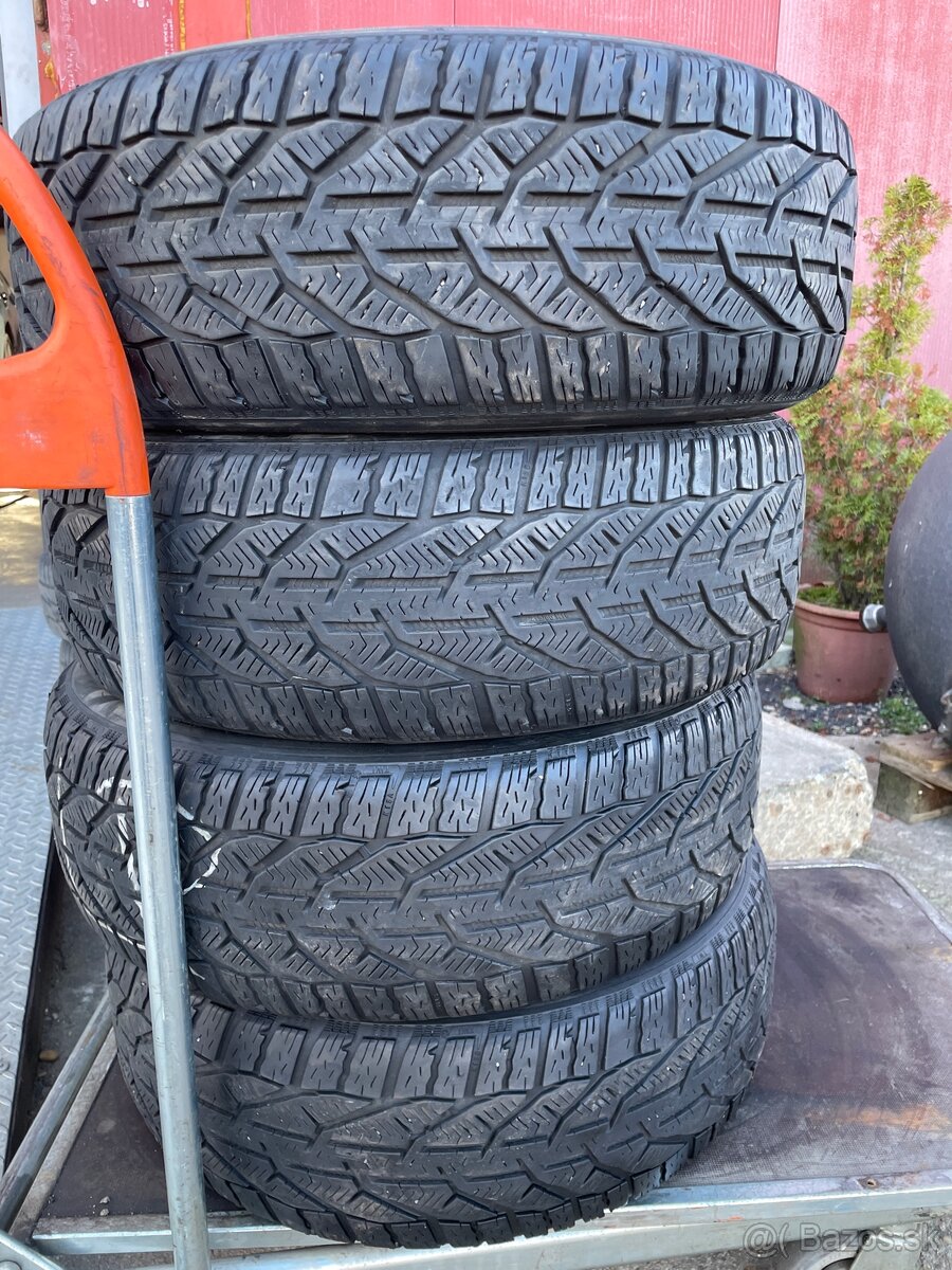 215/60 R16 99H taurus