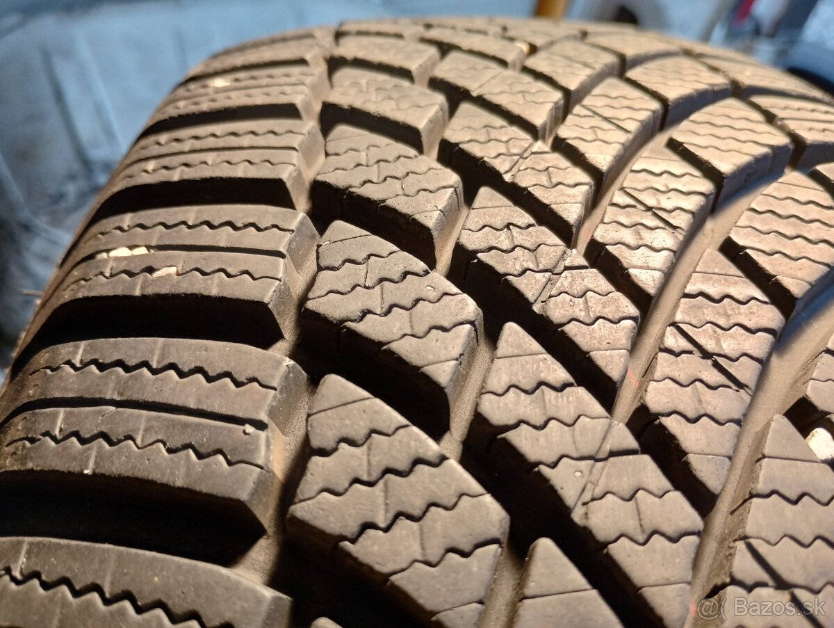 Predam 2ks pneu 215/65/r17 zimne 103H Bridgestone