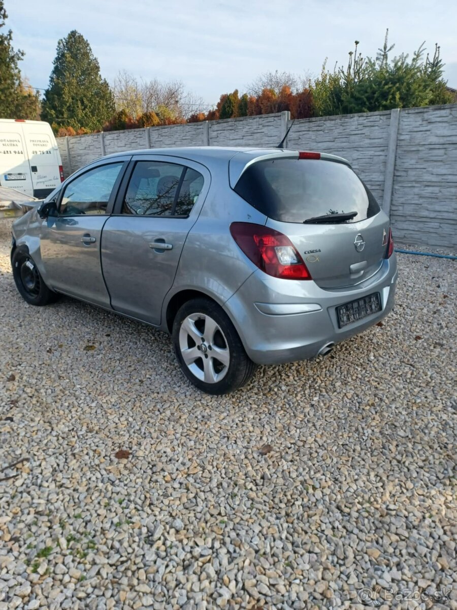 Rozpredám Opel Corsa D 1.2 63kw A12XER 2012