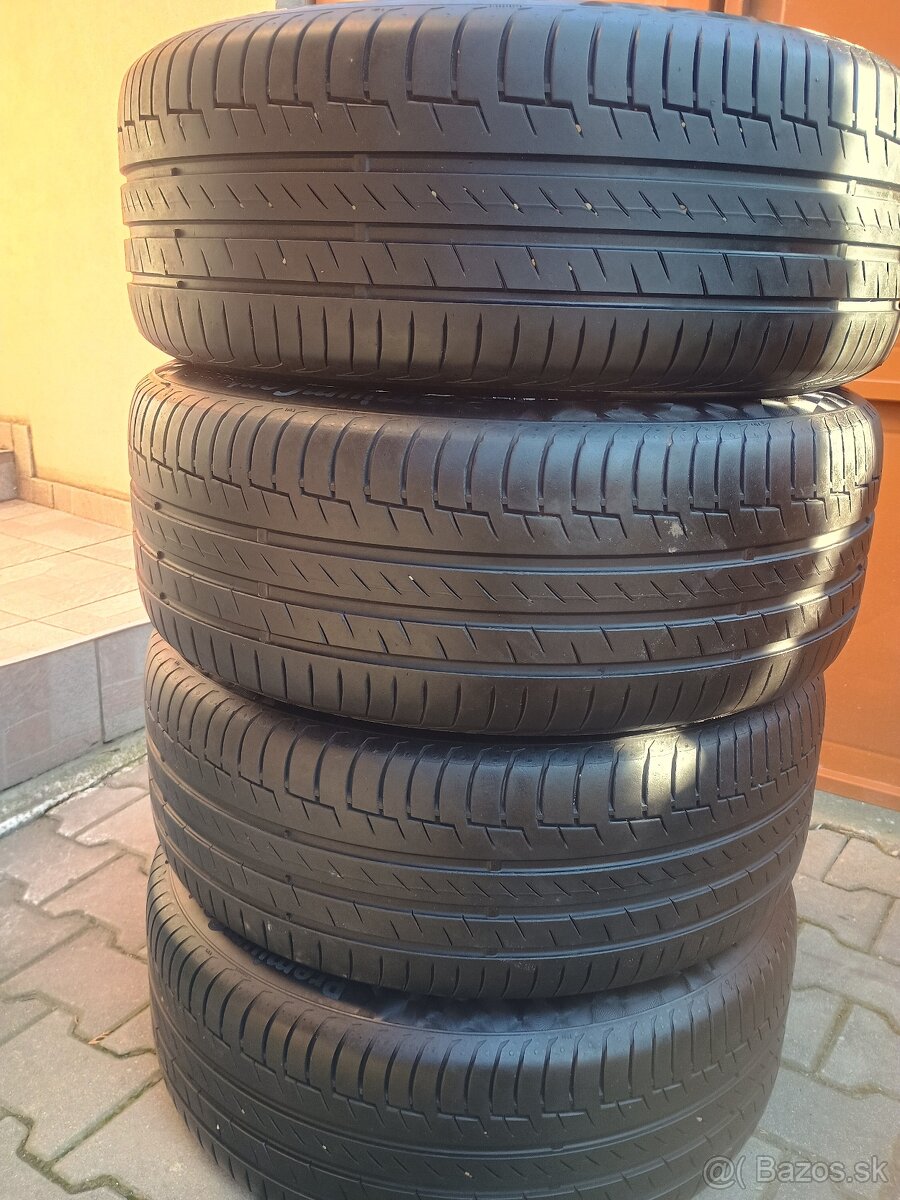 Predám pneu Continental 235/50r19.