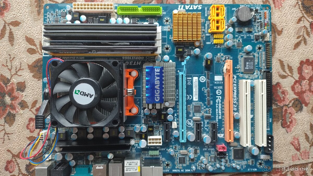 Gigabyte GA-MA790X-DS4 + cpu + ram + vga