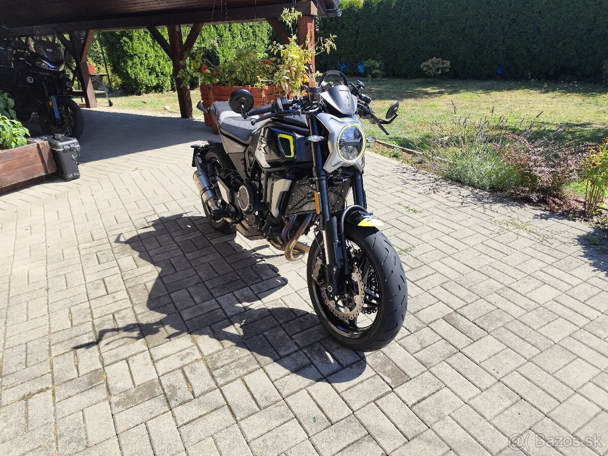 CF moto 700 šport