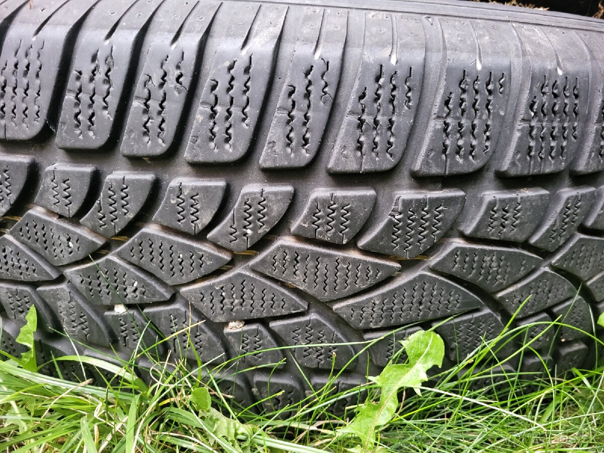 Predám zimné pneumatiky na suv 235/65 R17