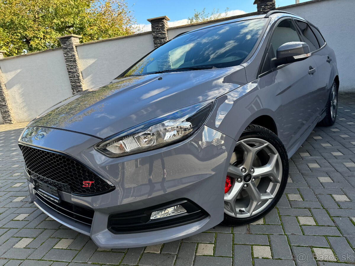 Ford Focus Kombi ST 2.0 EcoBoost 250PS  TOP STAV