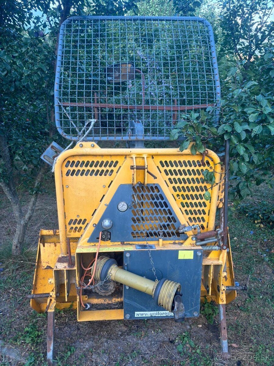 Výkonný naviják na ťažbu dreva Uniforest 60 EH