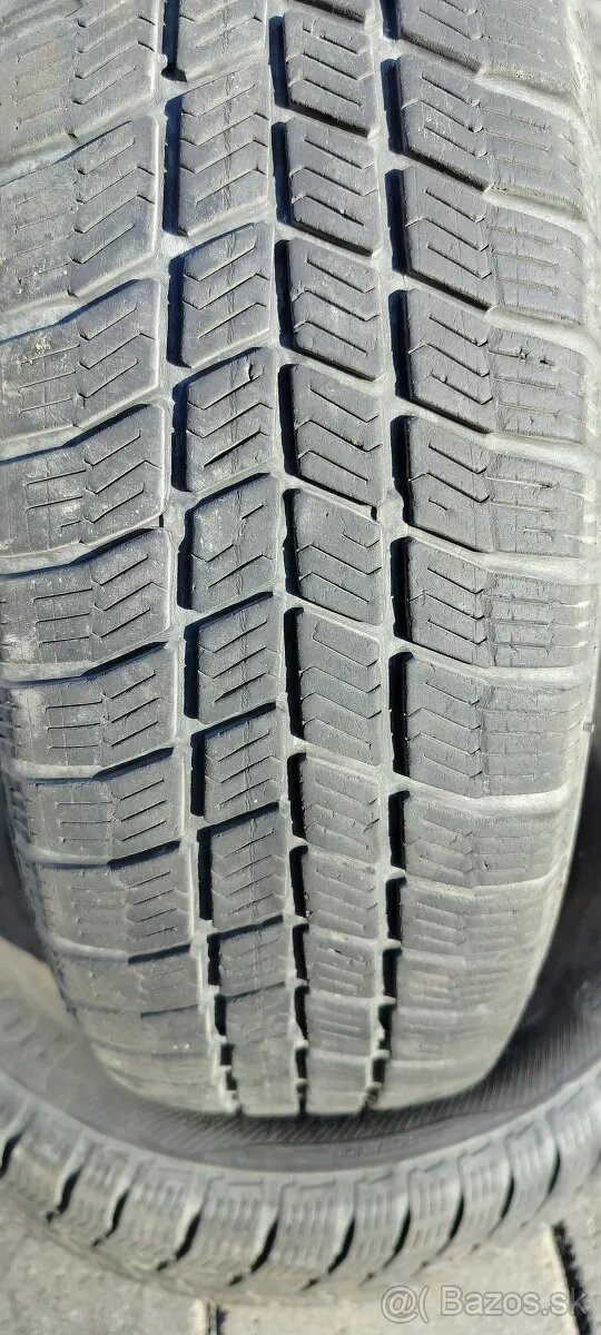 Predám 2 zimné pneumatiky 165/70 R13 79T Barum