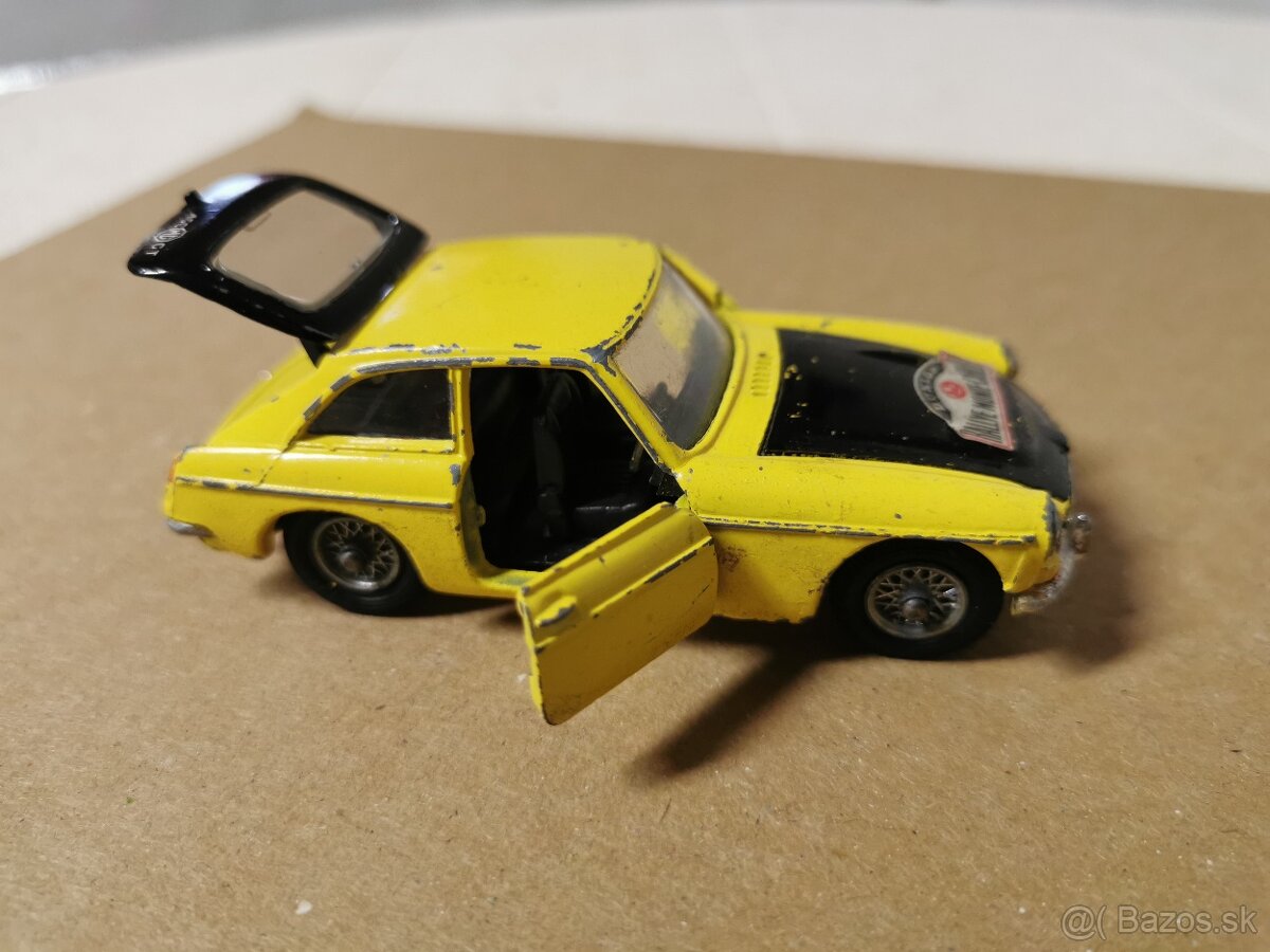 Corgi toys MG C