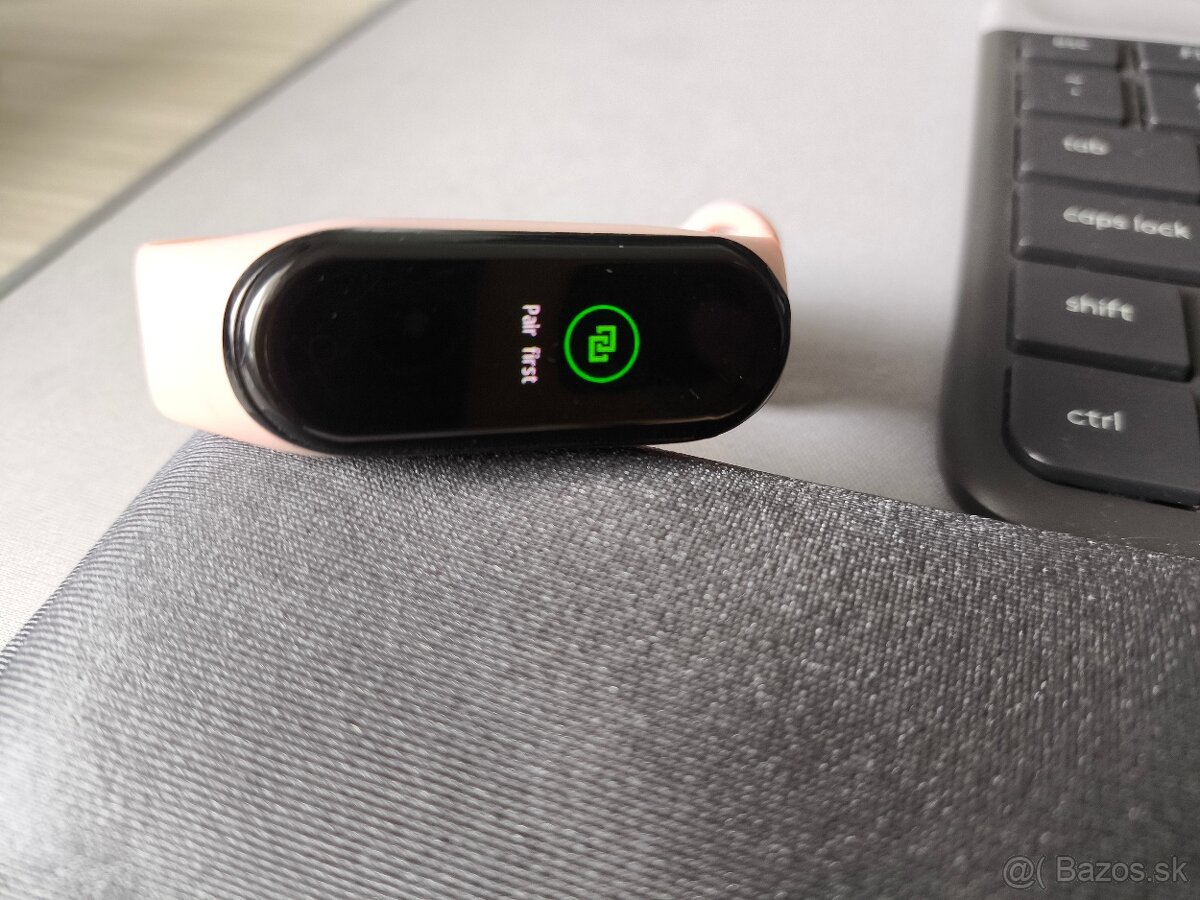 Na predaj PLNE FUNKČNÝ fitness náramok Xiaomi Mi Band 4