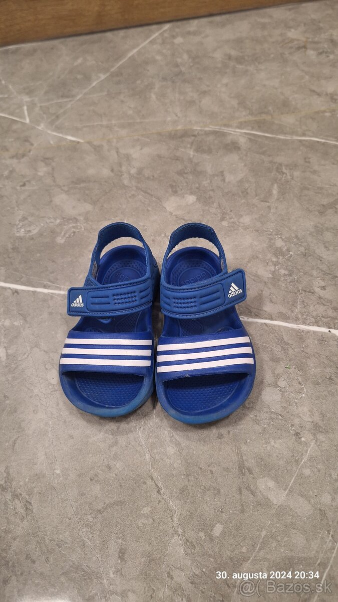 Adidas sandále 24