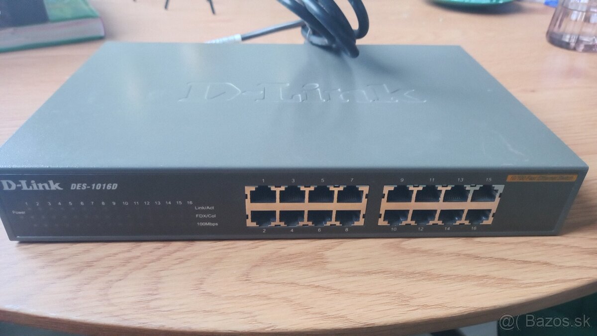 Switch D-Link DES-1016D