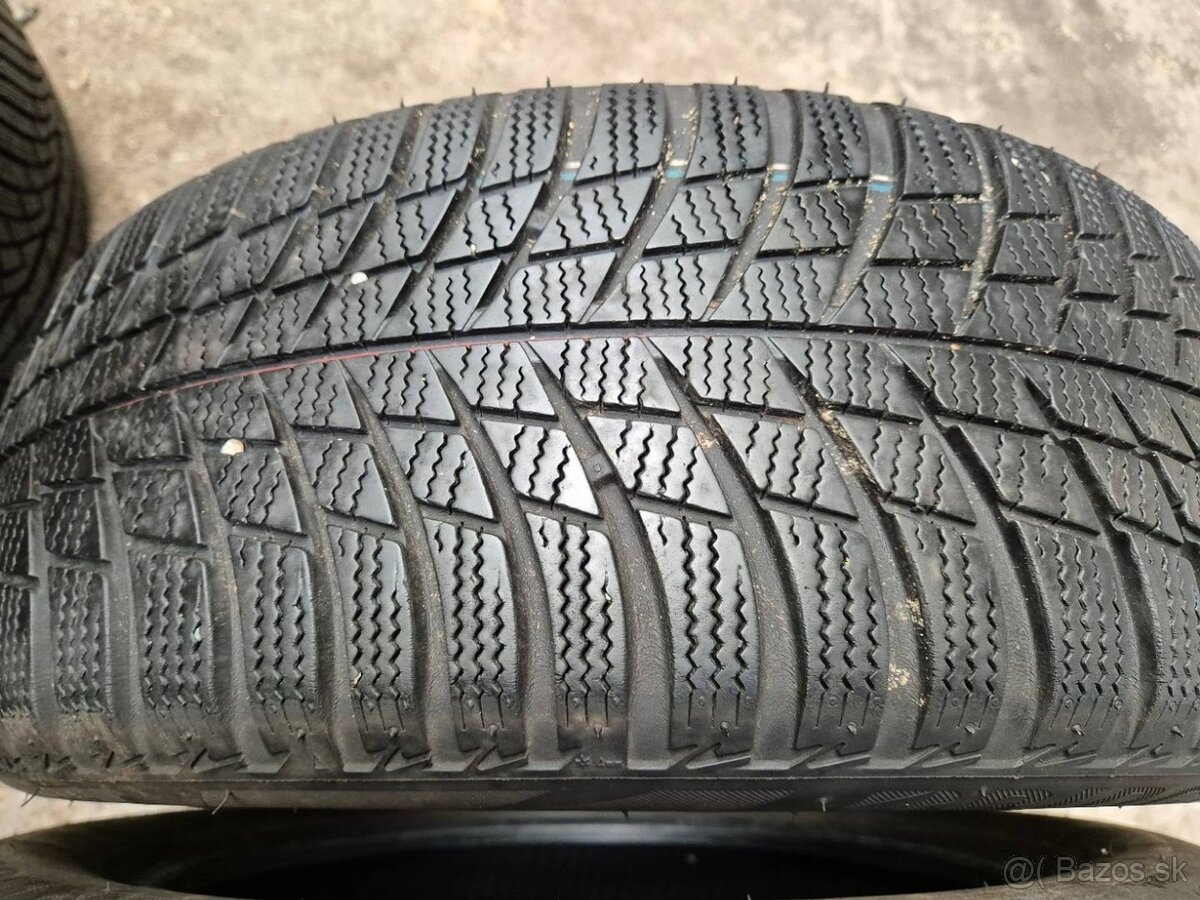 215/55r17 zimné 4 ks BRIDGESTONE dezén 6,4-4,5 mm