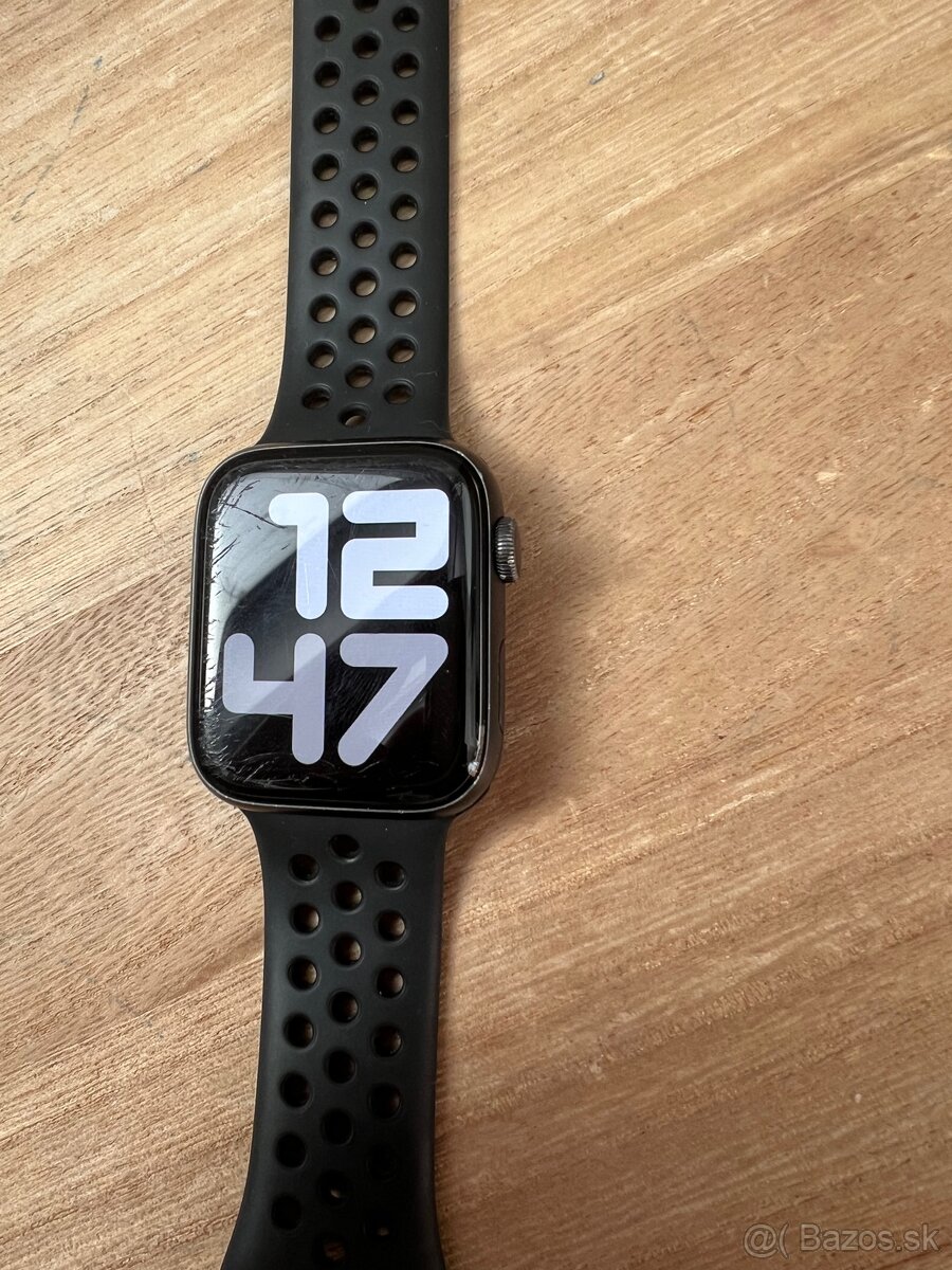 Apple watch 5 nike čierne