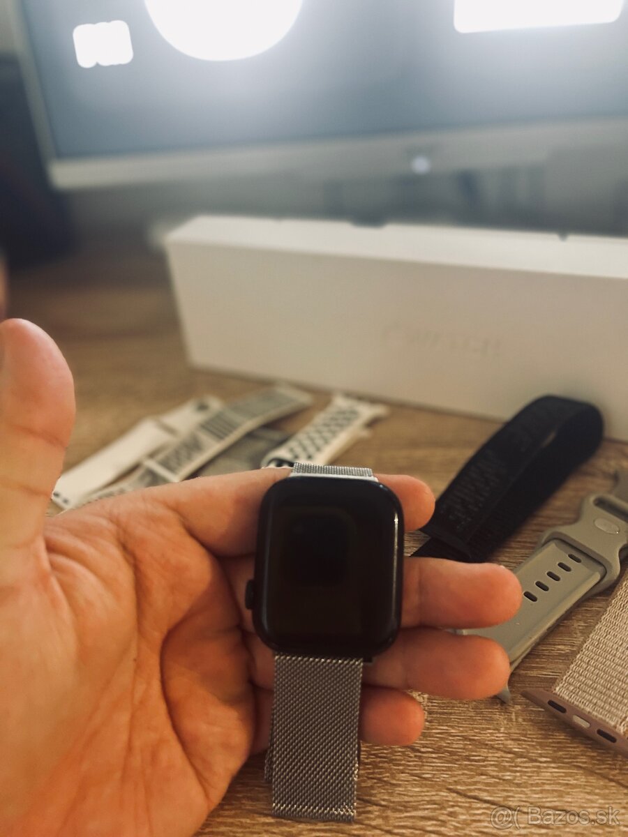 Predám Apple Watch series 8 45mm