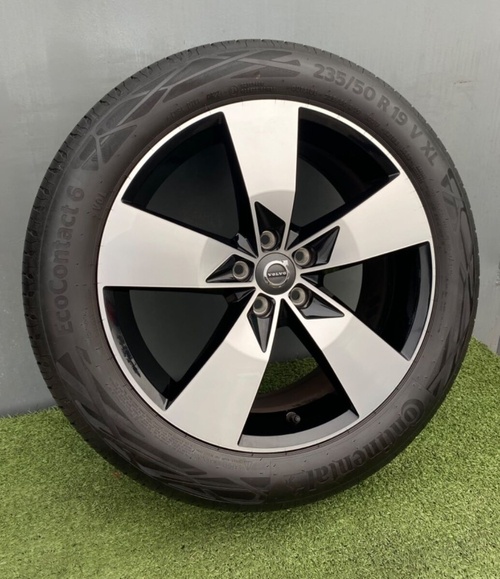 Letní sada Volvo XC40/V90 CC 235/50R19 103V