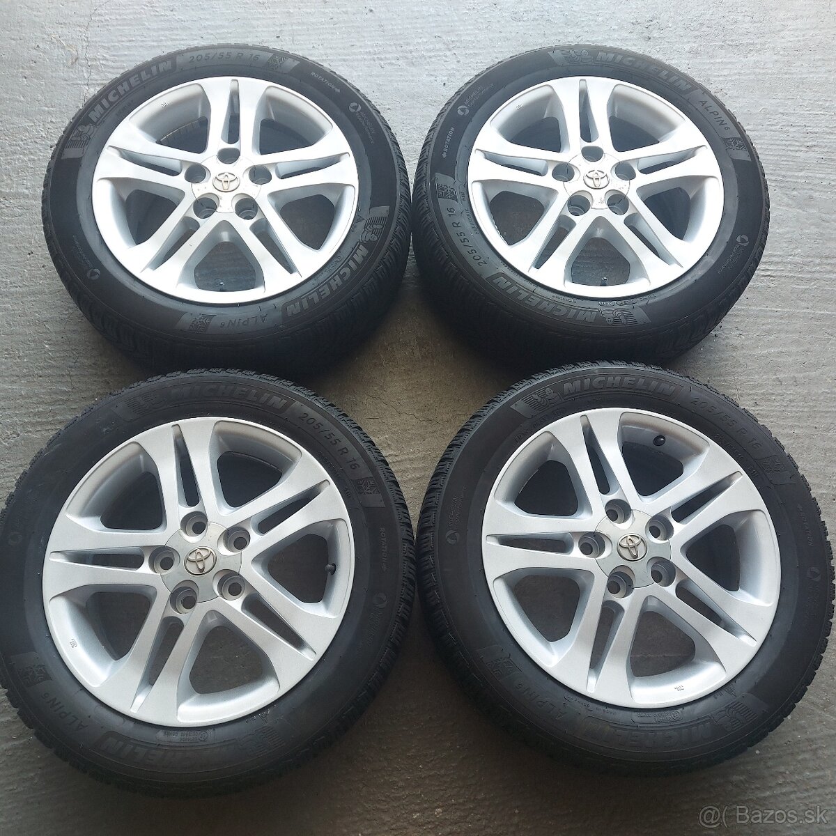 16"Elektróny originál Toyota Avensis Auris Corolla 5x114,3