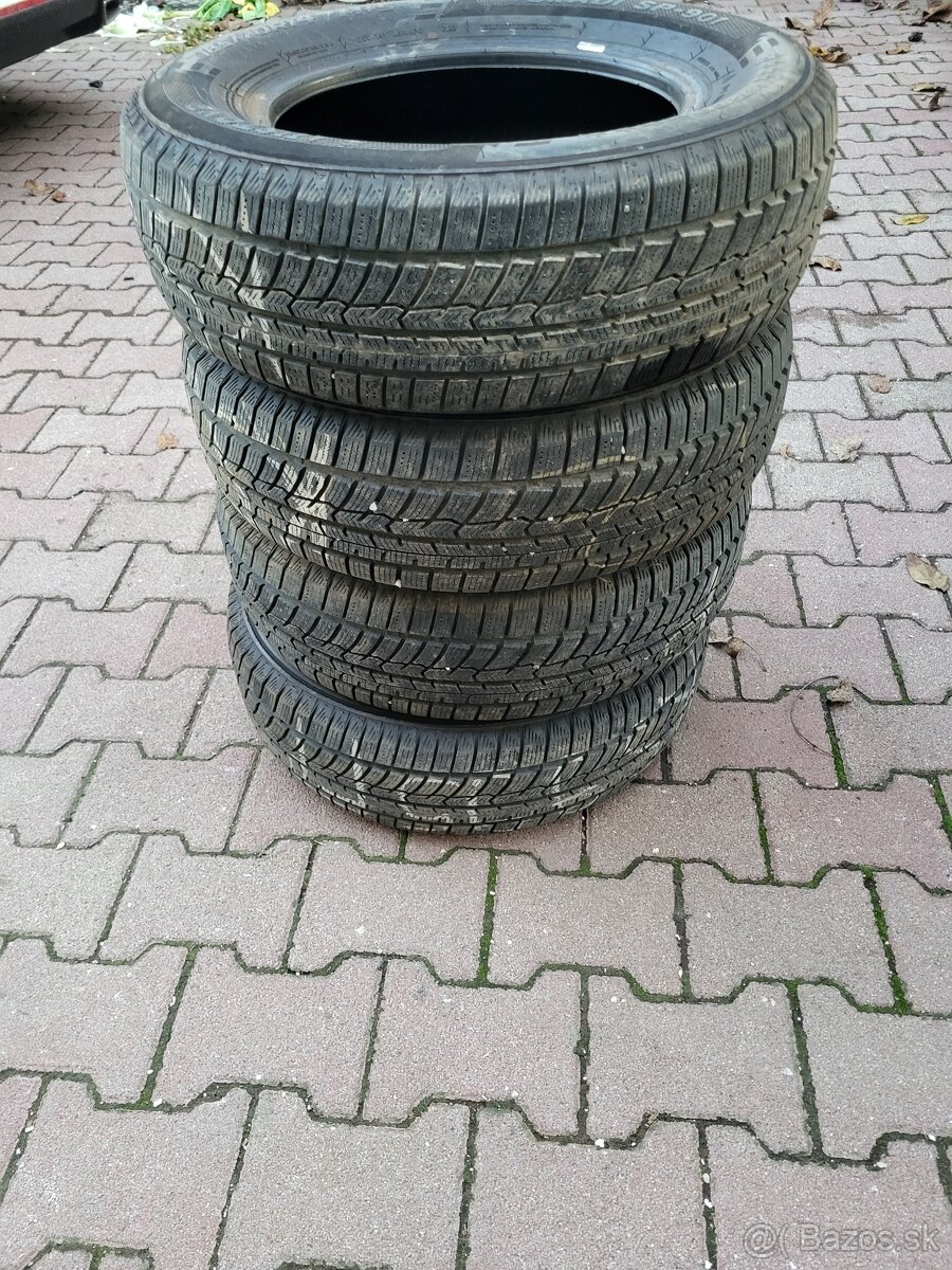 Pneu AUSTONE 185/70 R 14