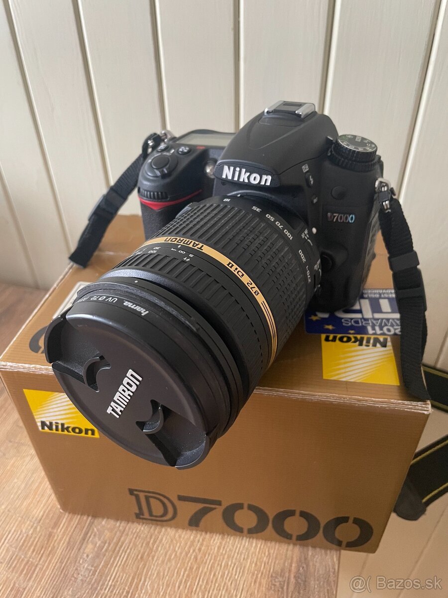 NIKON D7000