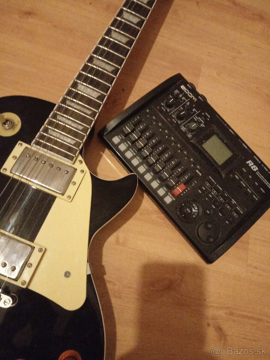 Predám vianočnú  komplet sadu.Les Paul Rockman a Zoom R8 .