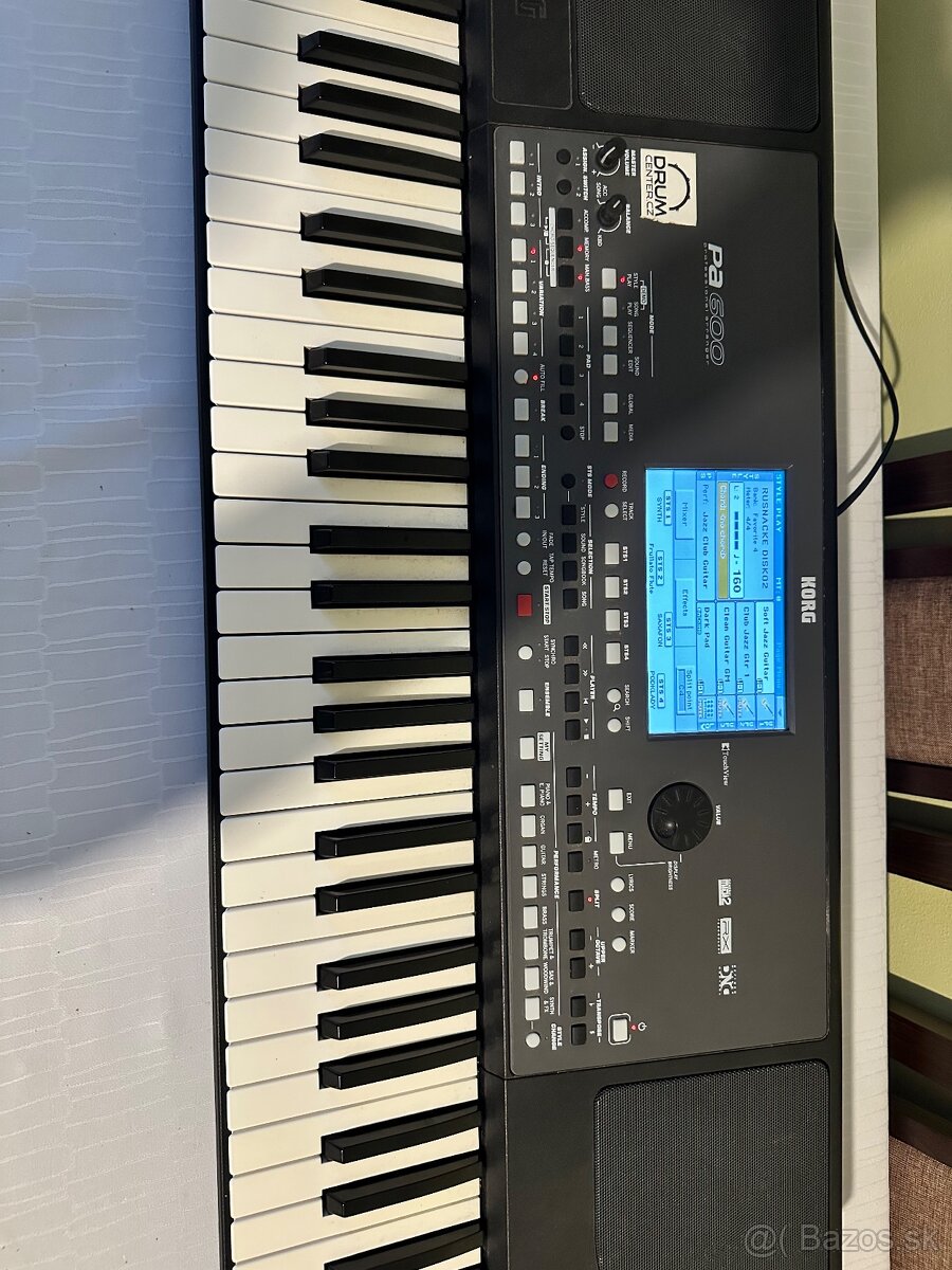 Korg pa 600