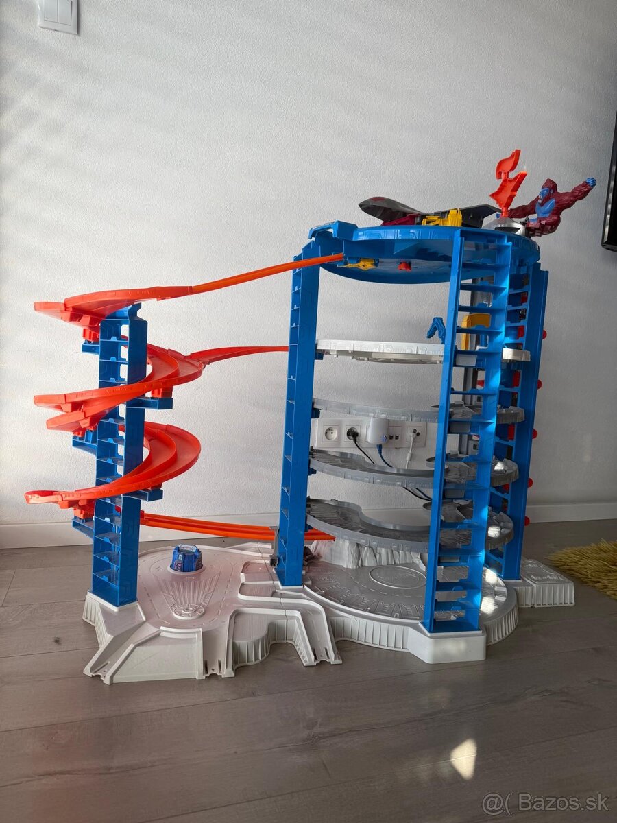 Hot Wheels City Super Ultimate Garage