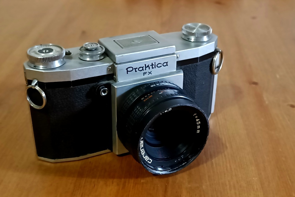 Praktica FX (Carenar 2,8/45mm Lens Japan) - 1952