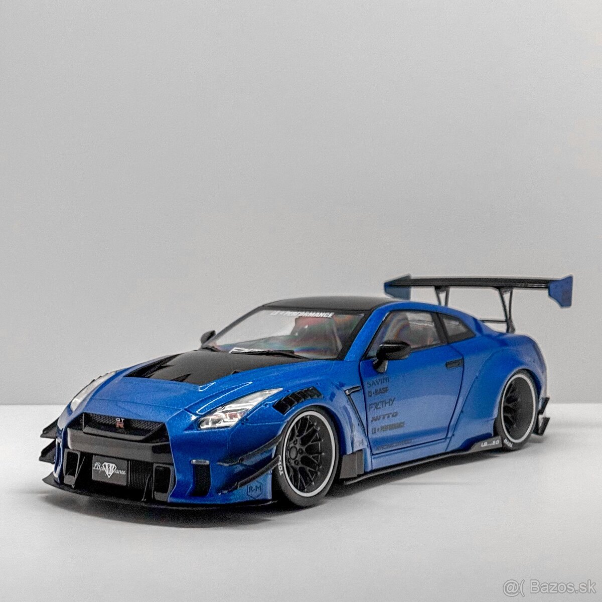 Nissan GTR LBWK Solido 1:18