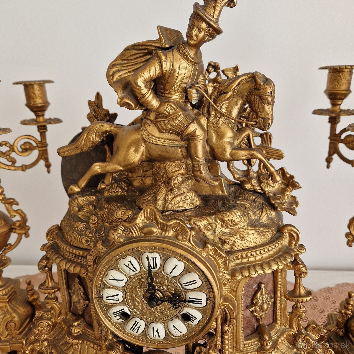 Krásne bronzove hodiny a svietniky, Jazdec na koni