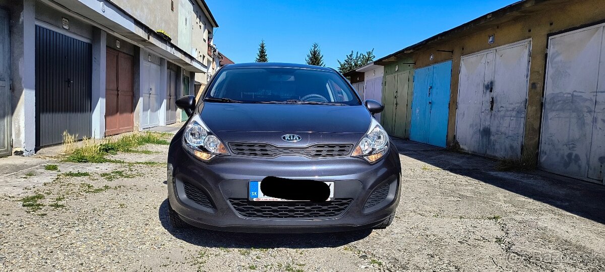 Kia Rio , benzín