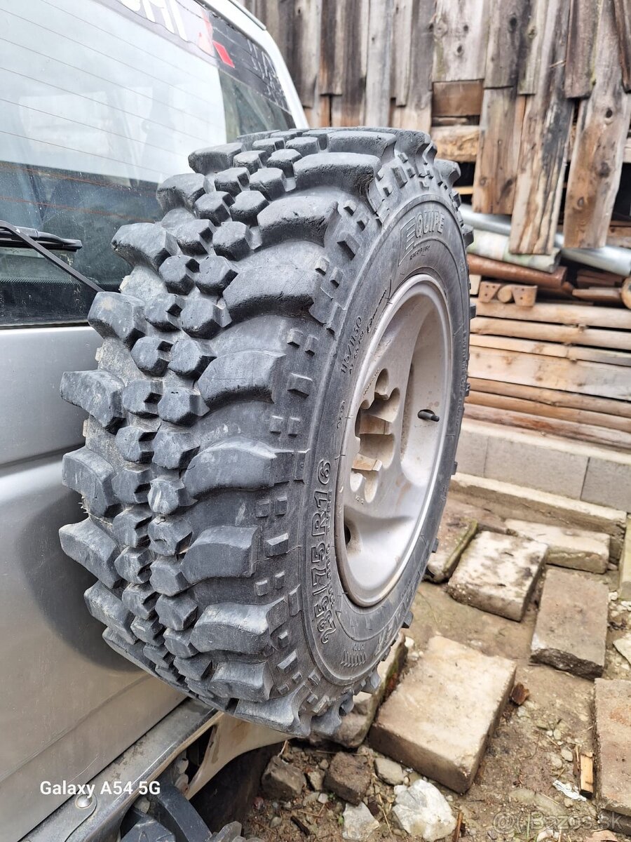 pneu t3 235/75R16