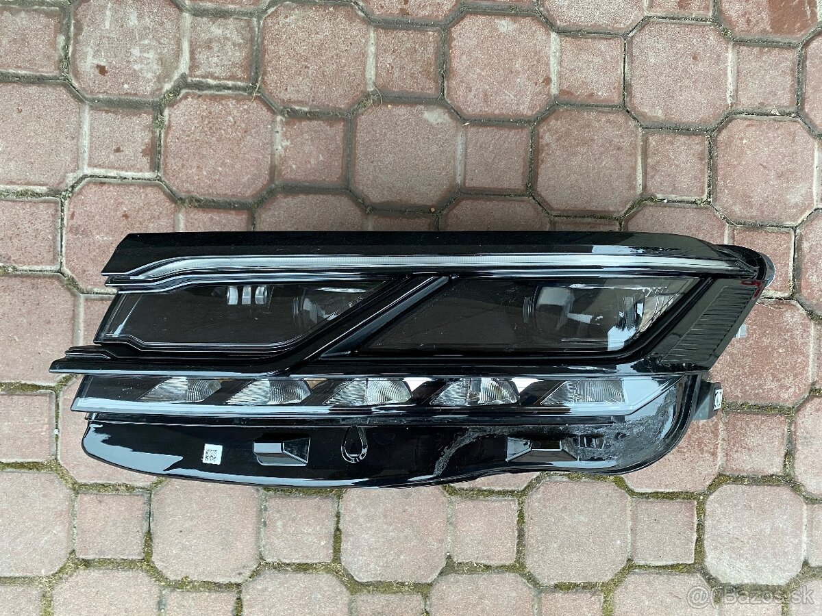 VW TOUAREG III 3 760 18-23 SVETLO ĽAVE PREDNÉ FULL LED