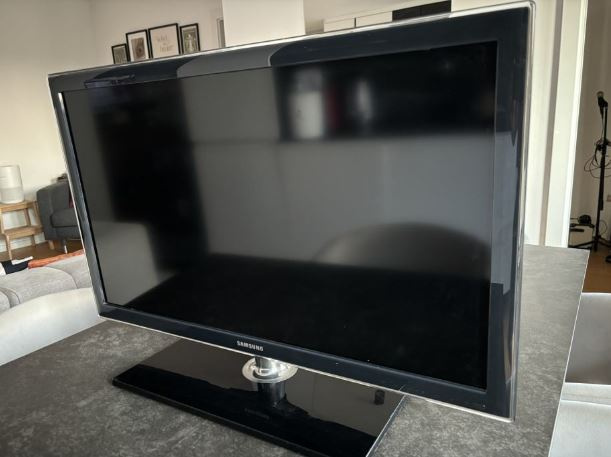 Samsung 32" 81cm