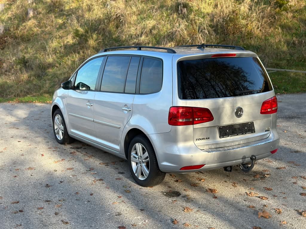 Volkswagen Touran Edícia Match-ročník 2012/6 DSG