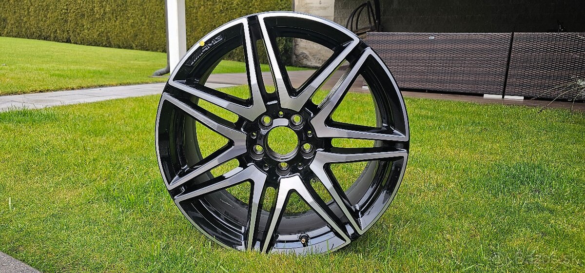 Predam nove elektrony mercedes v amg 19"