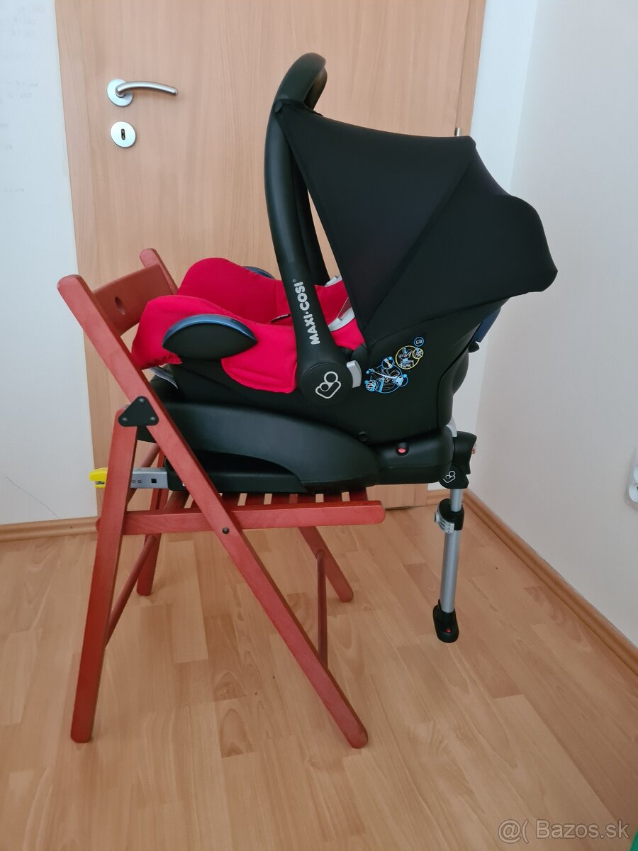 Autosedačka Maxi Cosi Cabriofix + ISOfix základňa