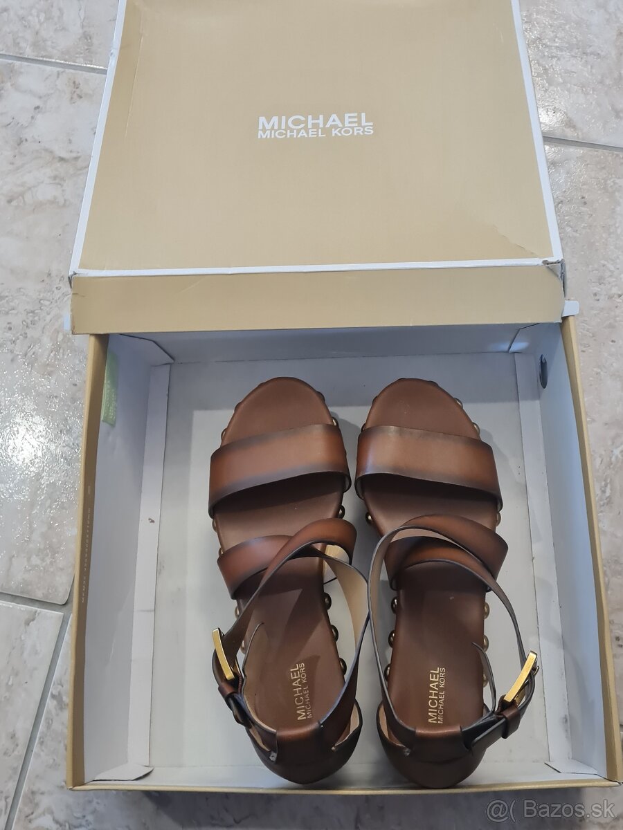 Michael Kors sandále na platforme