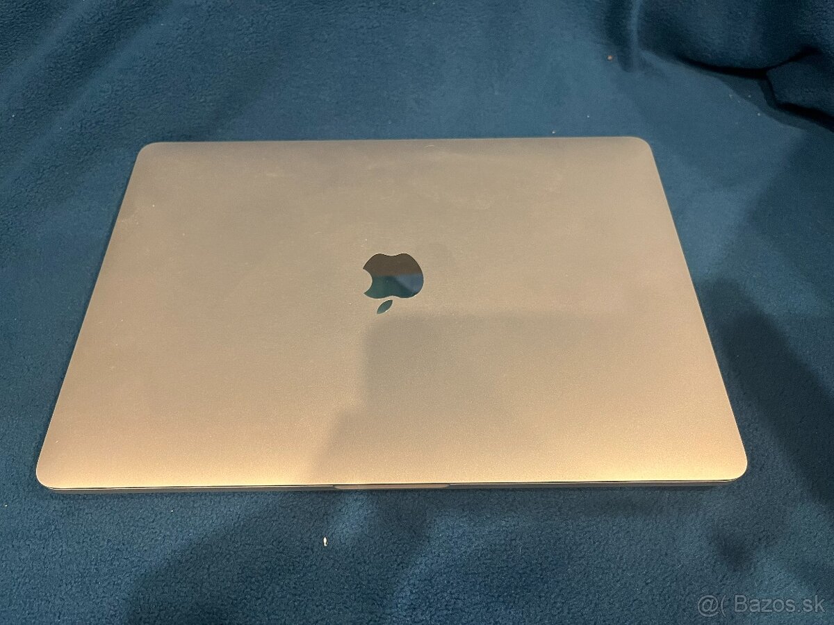 Macbook PRO 13, čtyřjádro, poslední MAC OS