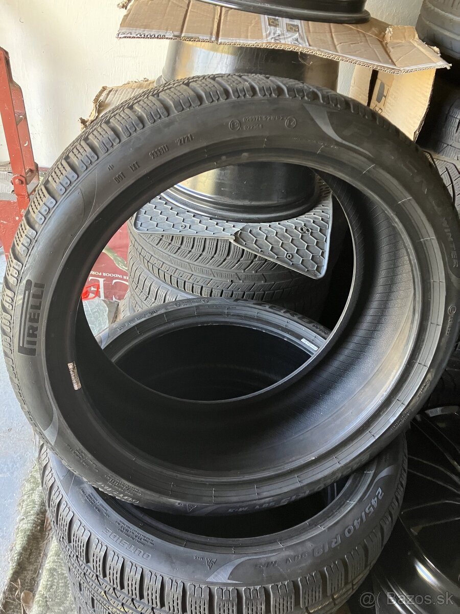 Zimne Pirelli p zero 245/40/19