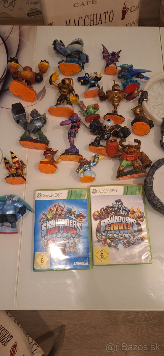 Skylanders Xbox360 figuríny, portáli, 2 x hry