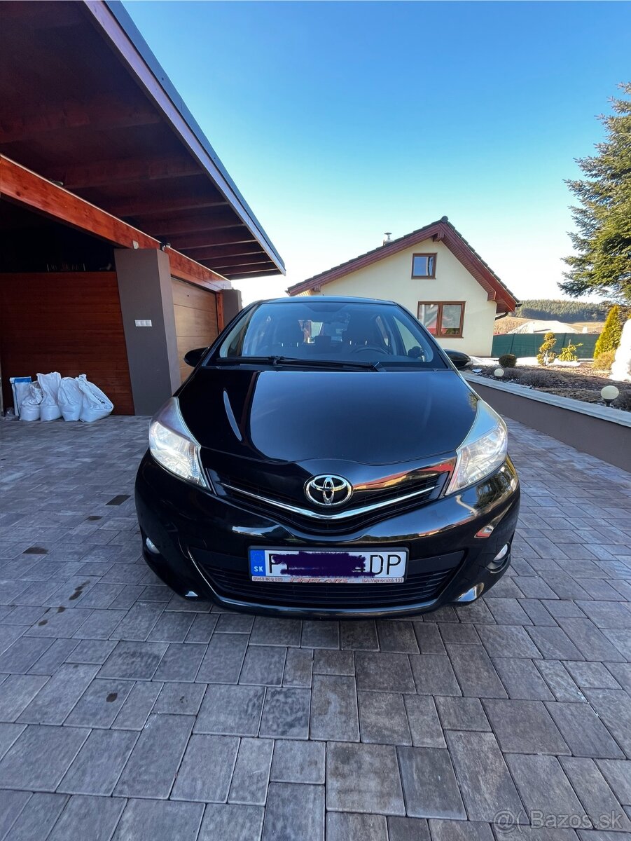 TOYOTA YARIS 1.3 mt6 2013