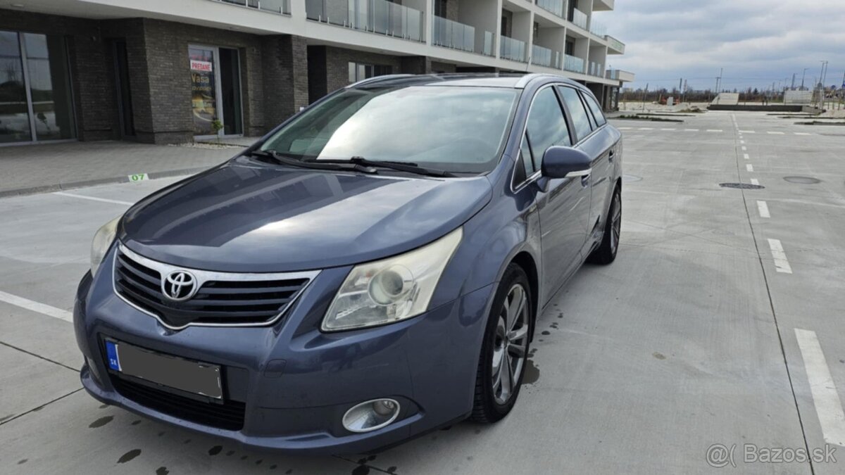 Predám Toyota Avensis 2.0 D-4D 93kw 6 kvalt Rok výroby 2010