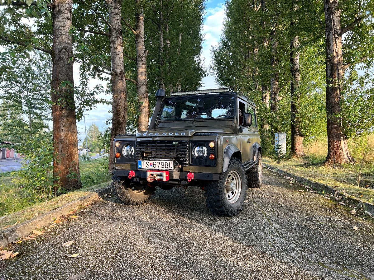 Land Rover DEFENDER