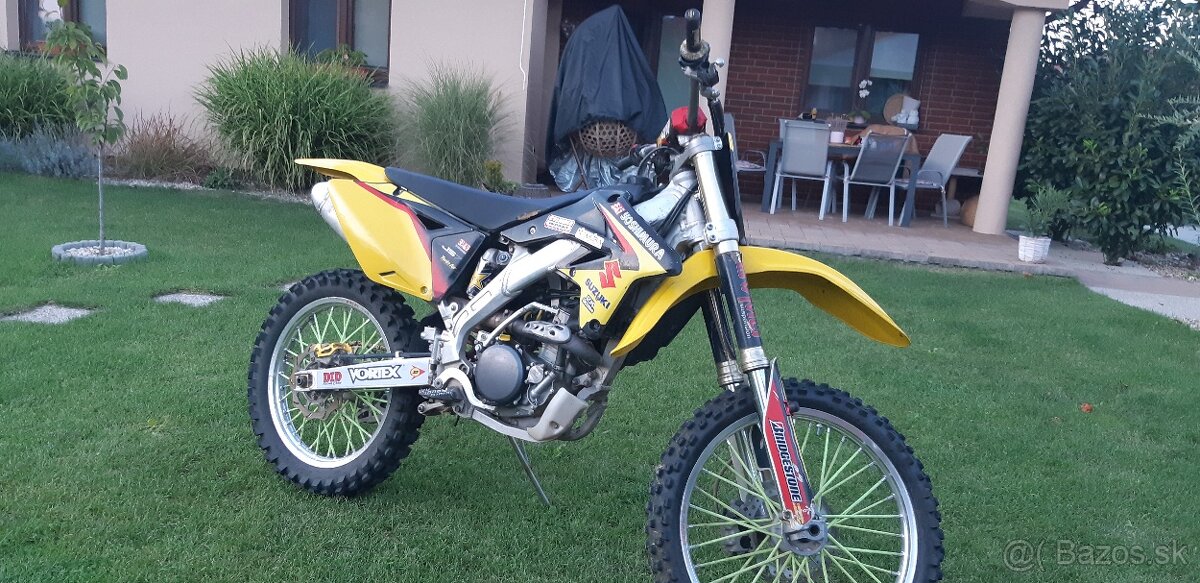 Suzuki rmz250